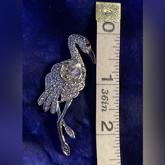 Vintage Brooch. Bling Flamingo with one large beveled clear rhinestone - Picture 4 of 5